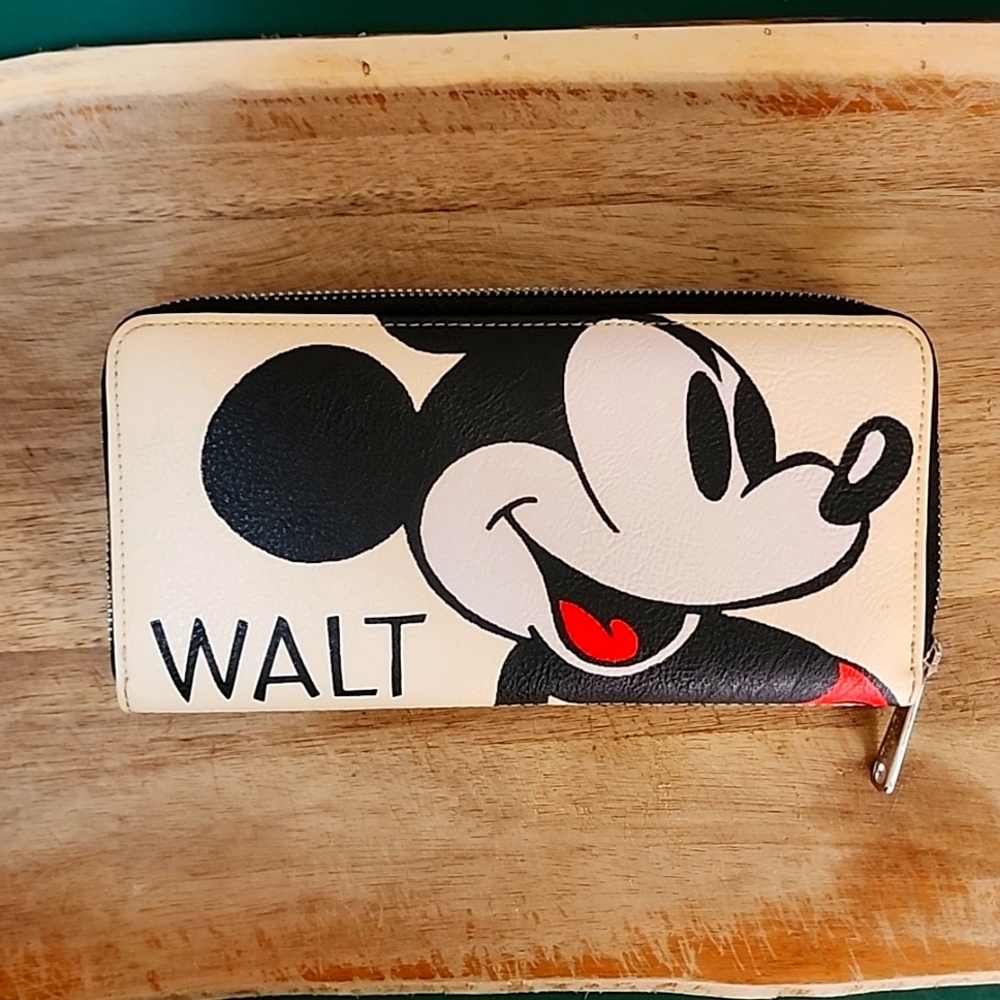 Loungefly Classic Mickey Mouse zipped wallet